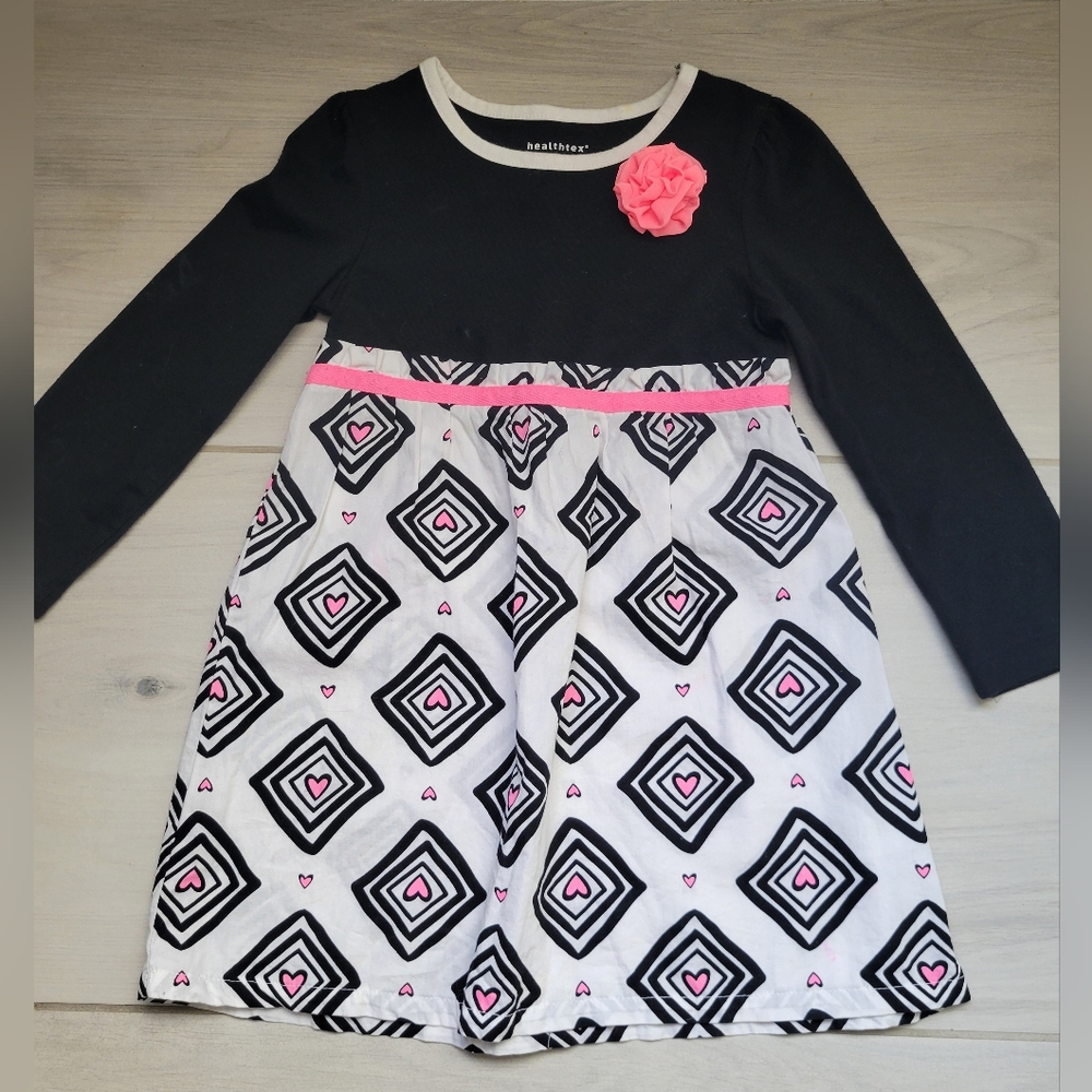 Black & White Geometric Kids Dress w Pink Heart Accents Size 4T *NWOT*